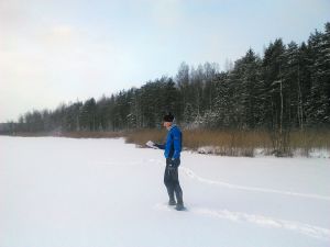 Снег на озерах